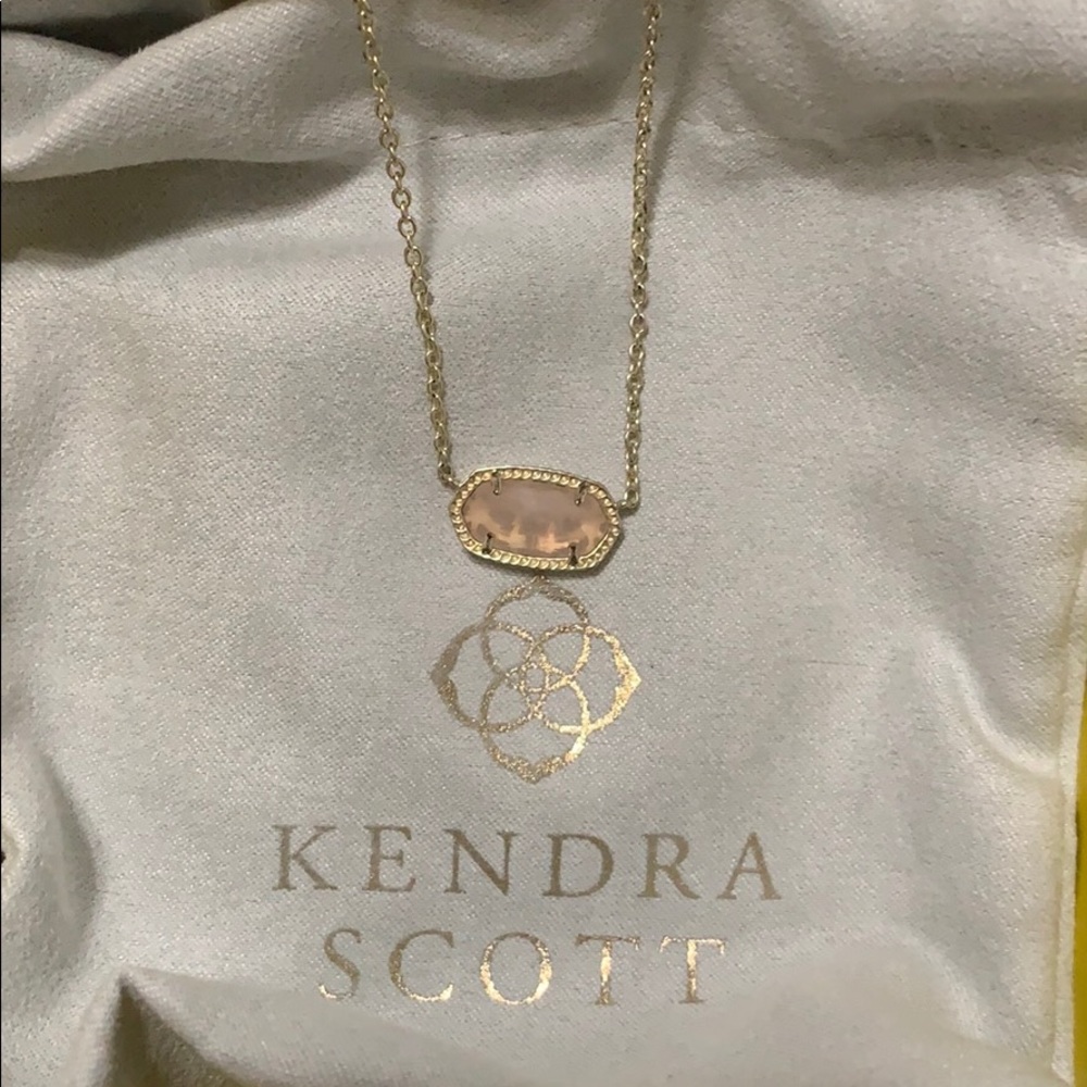 Kendra Scott necklace
